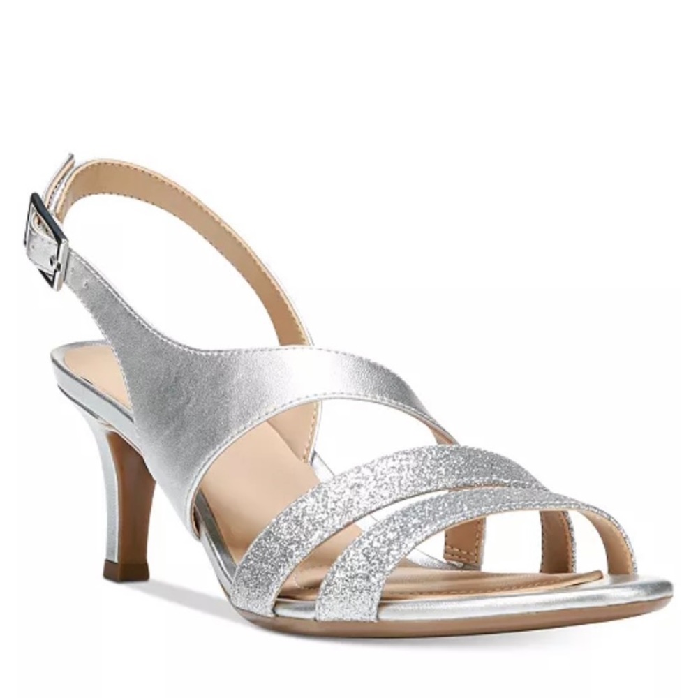 Naturalizer Women’s Taimi Dress Sandals.